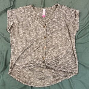 Green women’s button down short sleeve shirt